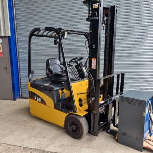 2006 CAT 1.6 Ton Electric Forklift